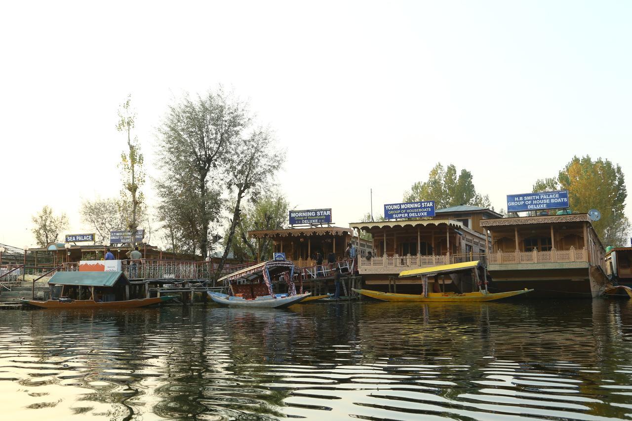 Отель Morning Star Group Of Houseboats Сринагар Экстерьер фото